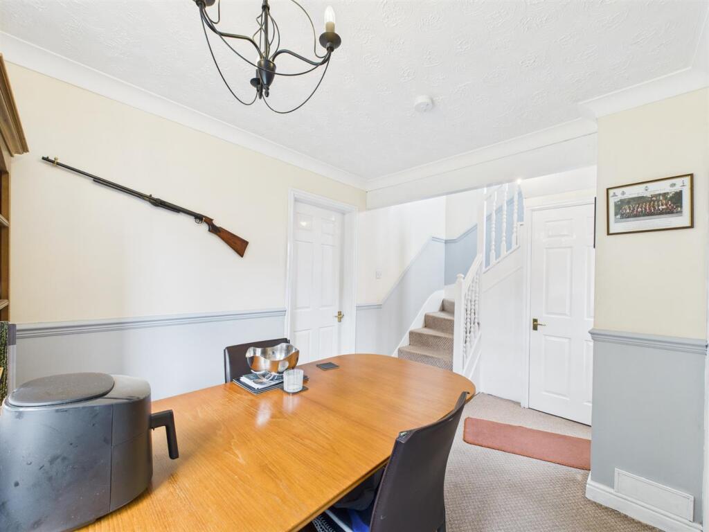 Entrance Hall/Dining Room