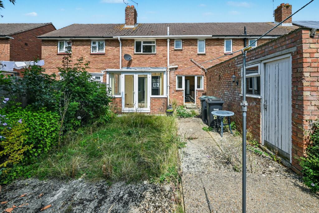 29 Thruxton Road, Havant, Hampshire, PO9 4DG