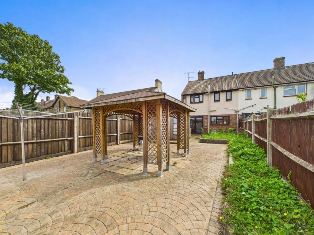 Presented by Nicoleta at EweMove Bexleyheath and D