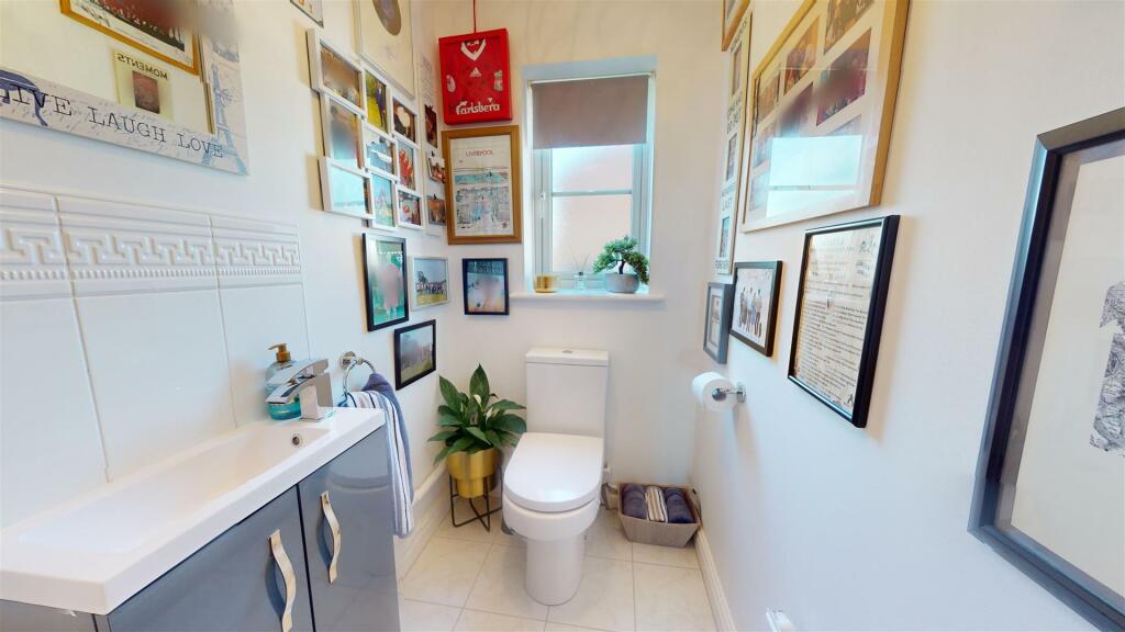 CLOAKROOM/WC