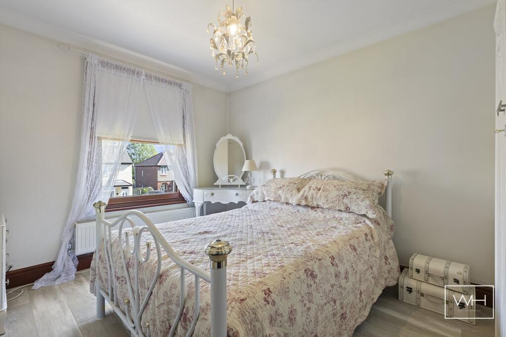 2 Finkle Street, Ben