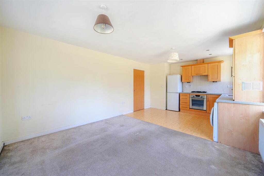 69 Reffield Close