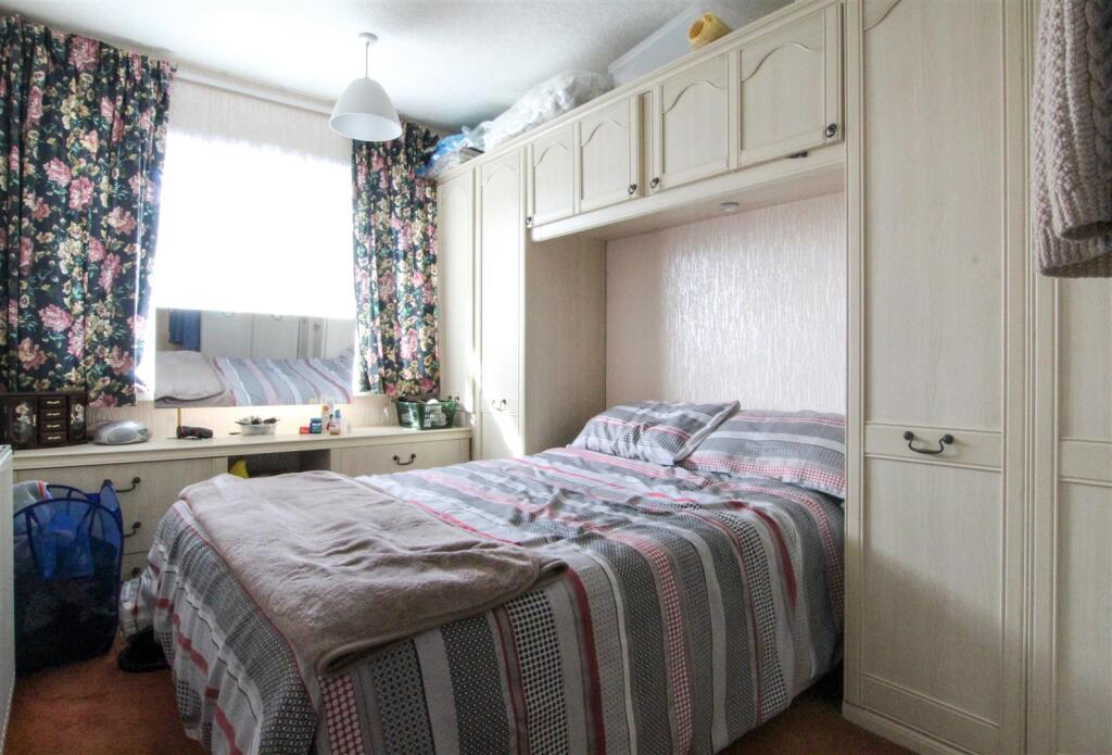 bedroom-2-20.jpg