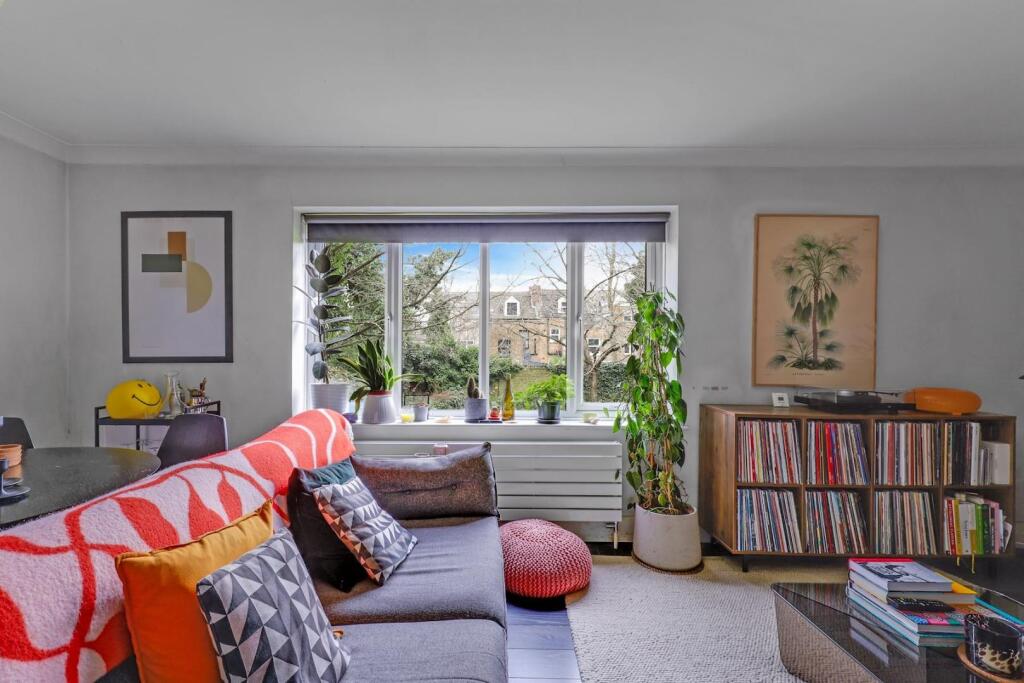 09-660aJHPropWpen - 2 Capel Court - 25-medium.jpg