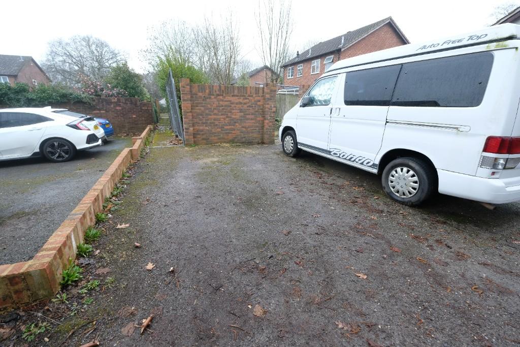 PARKING SPACE 