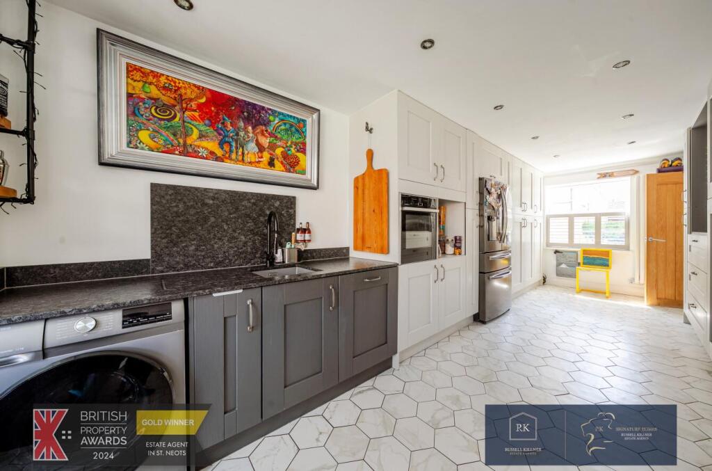 Kitchen Family Room.