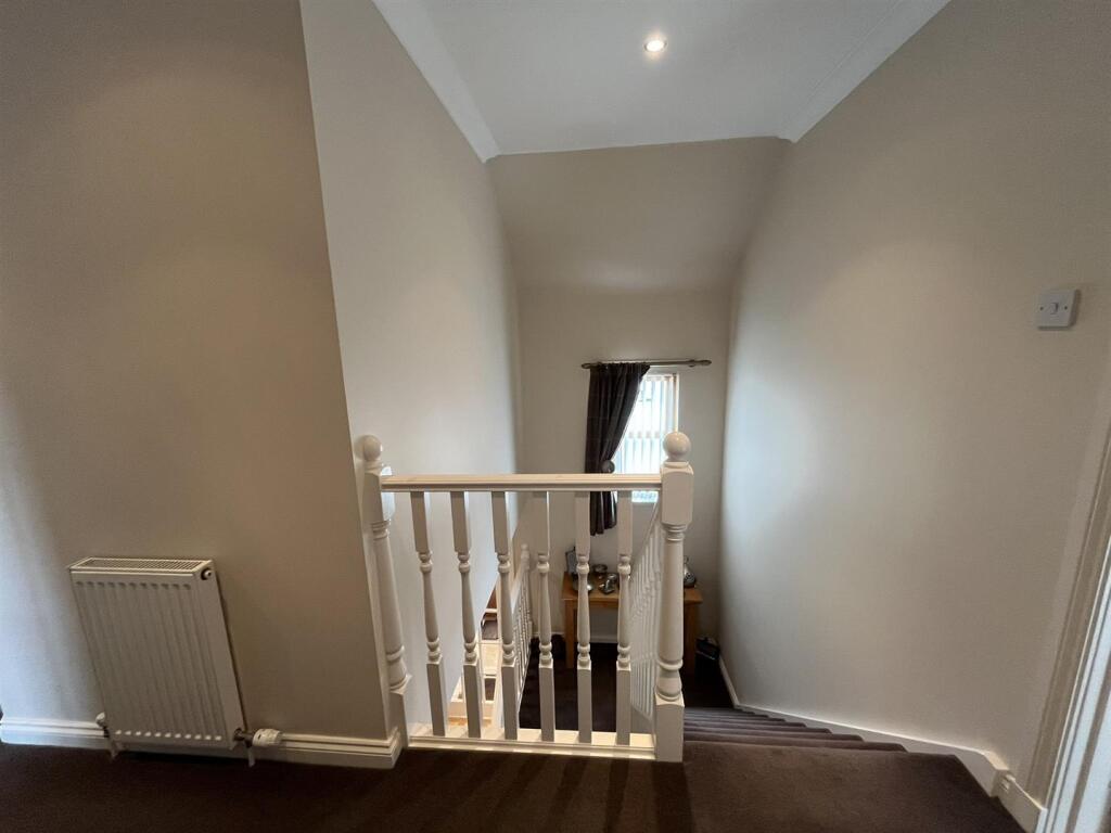 STAIRCASE &amp; LANDING