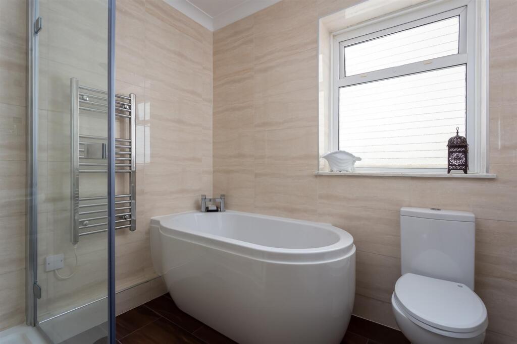 41 - Mead Lodge - GL53 8EX - Web.jpg