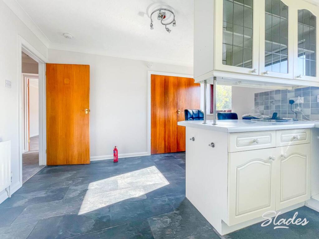 8 The courtyard kitc