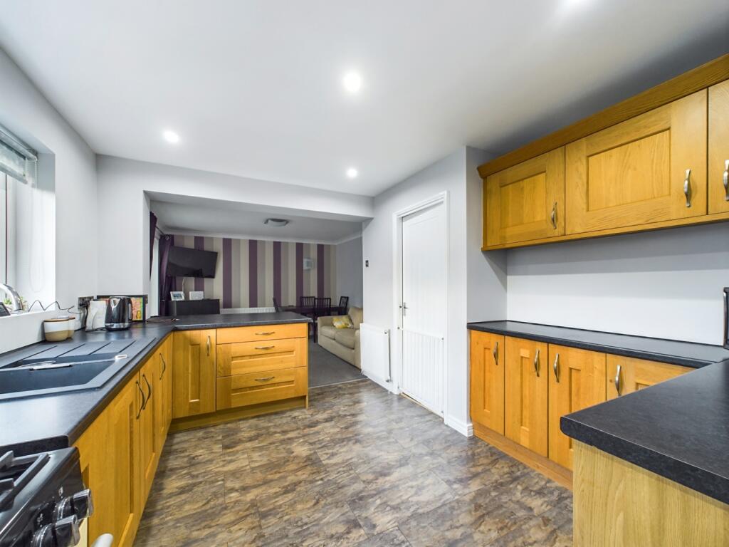 CAM02195G0-PR0056-STILL046