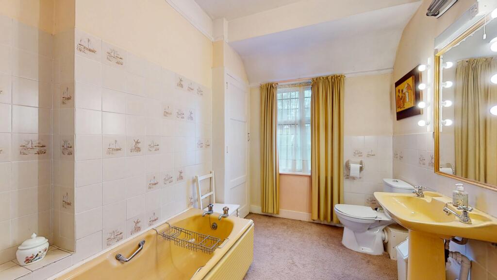 Sowberry Court, Moulsford, Wallingford, Oxfordshire OX10 9JG