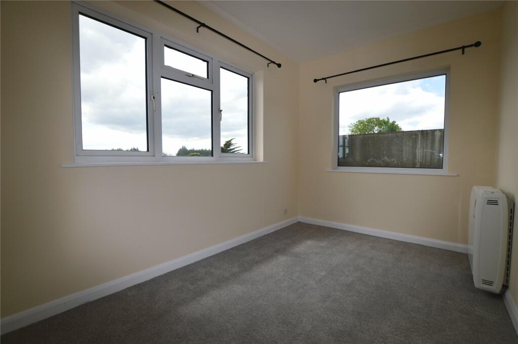 Bedroom 3/Study