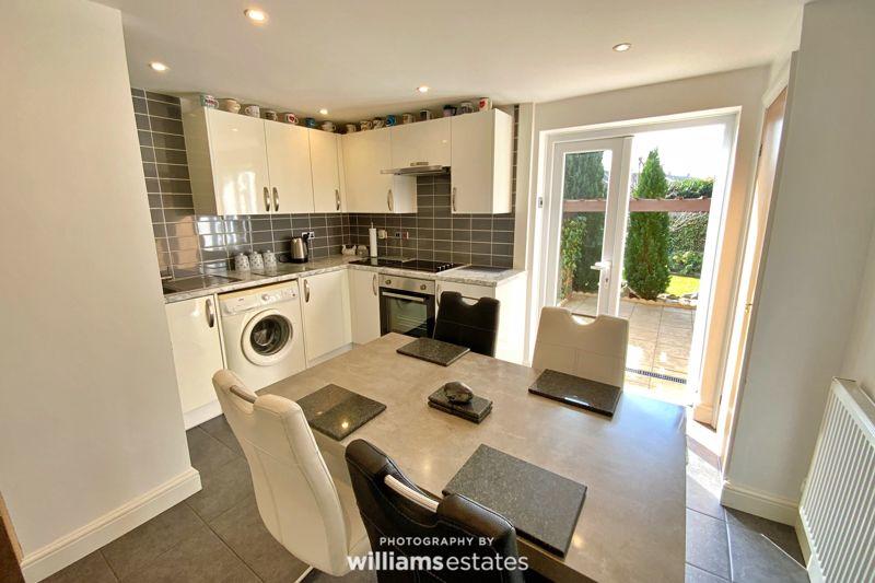 Flat 1 Kitchen