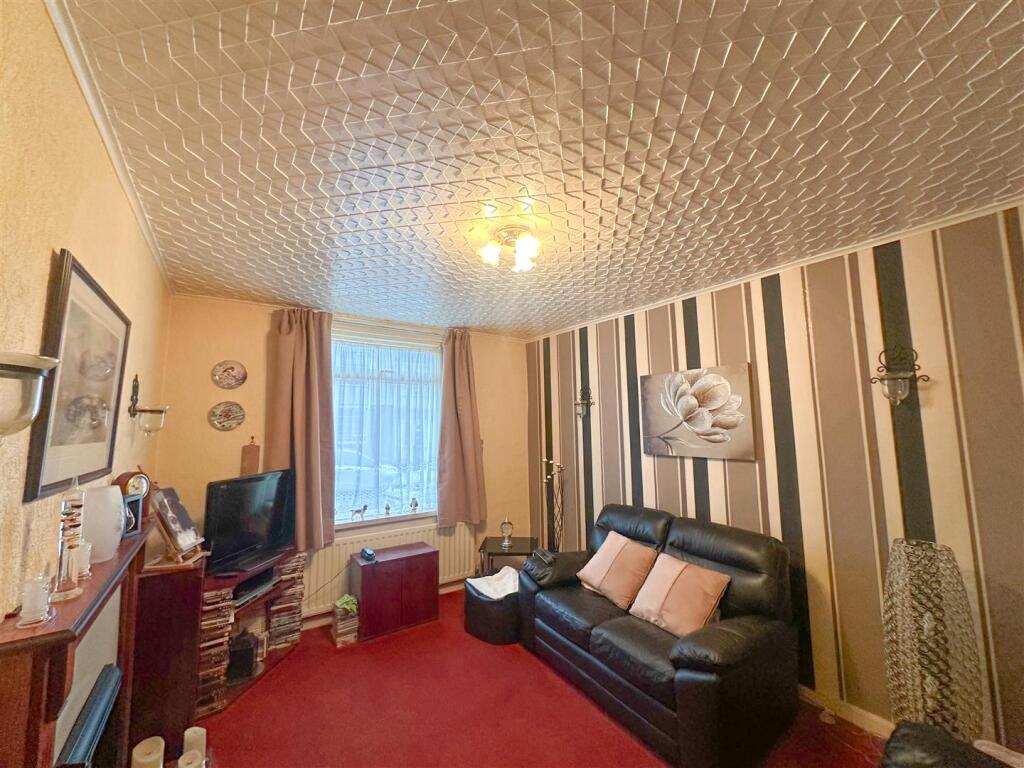 sales property-03.jpg