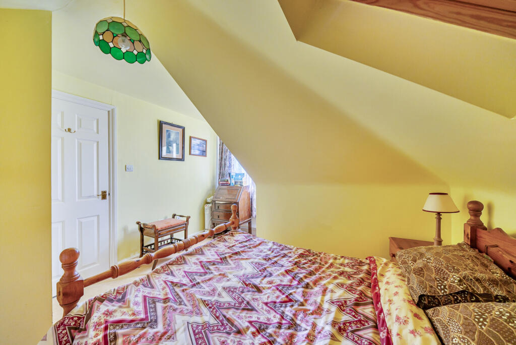 1396153-4-695d398...