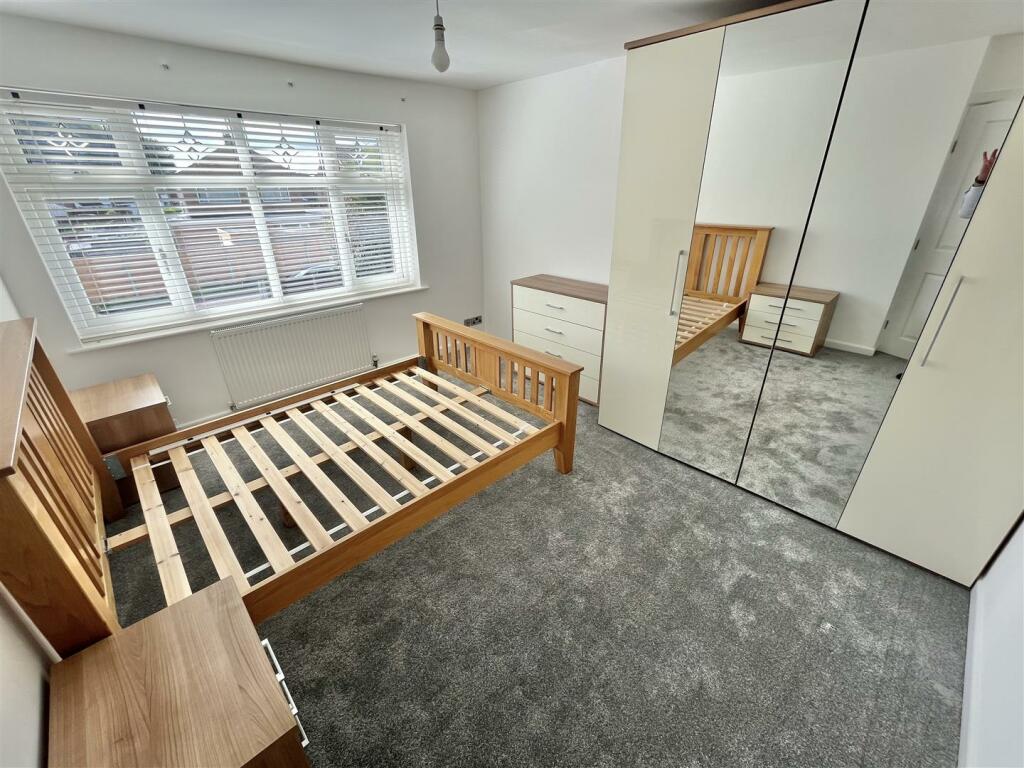 Bedroom 1 Aspect 3.jpg
