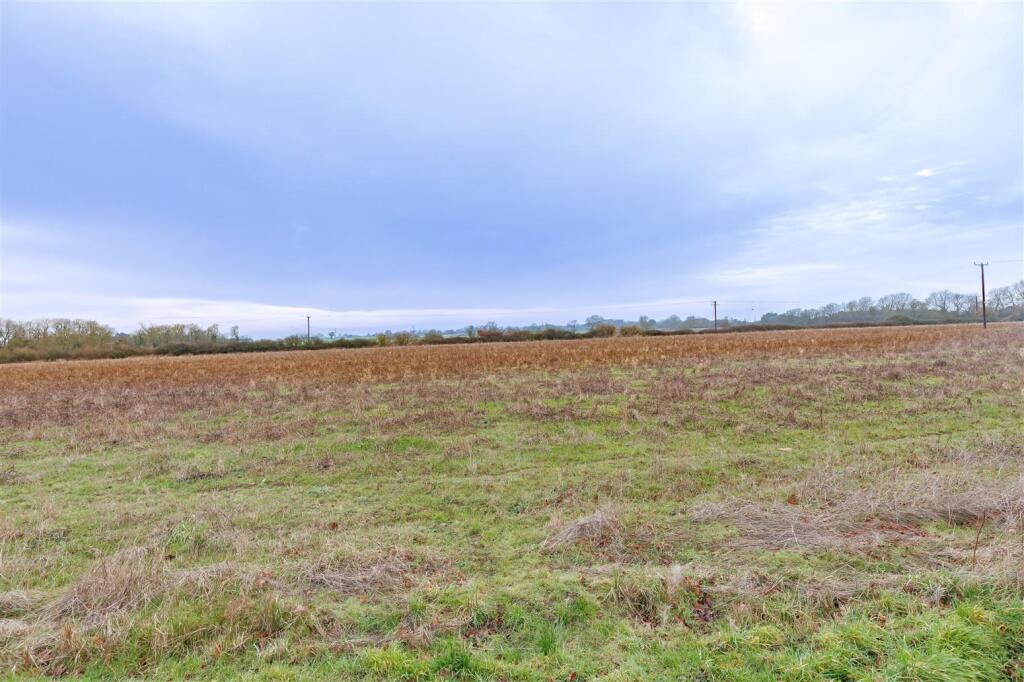 17 Green Cl (23).jpg