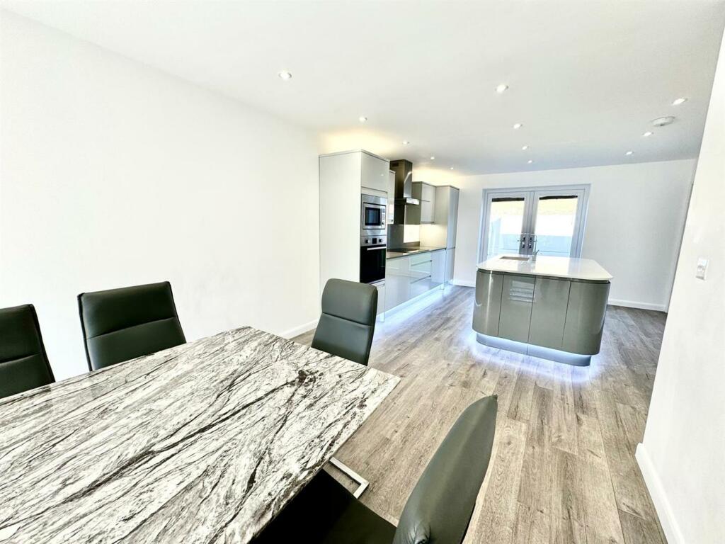 PHOTO-2024-10-30-08-09-32 (24).jpg