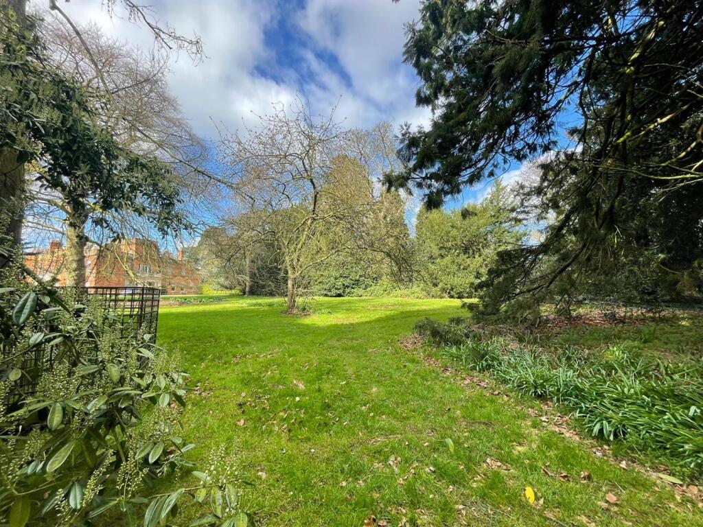 Hall Grounds