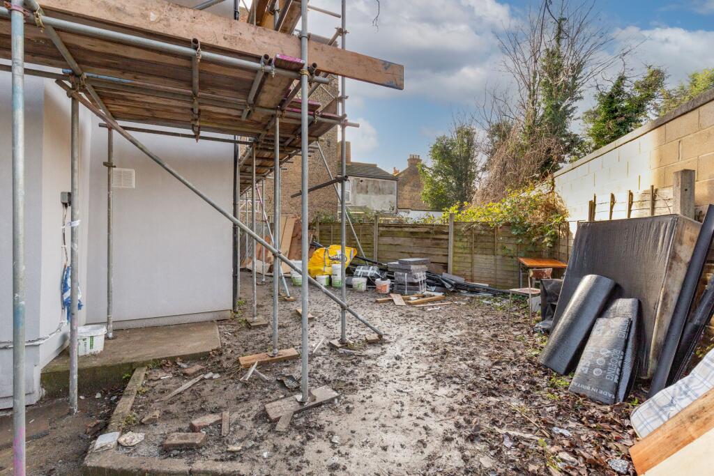 9 Brampton Park Road, Hornsey, London, N22 6BG