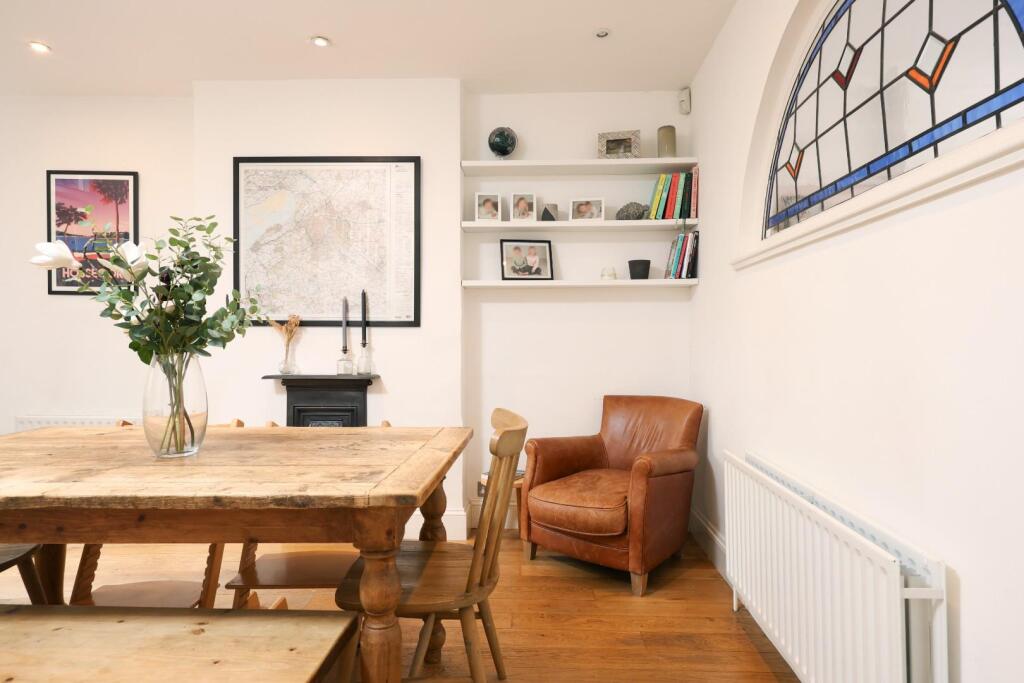 7 Southernhay Avenue 1.JPG