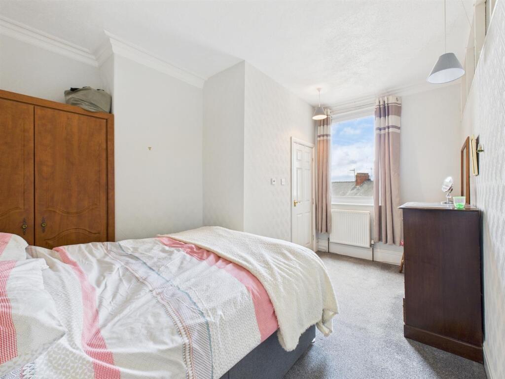 Bedroom: