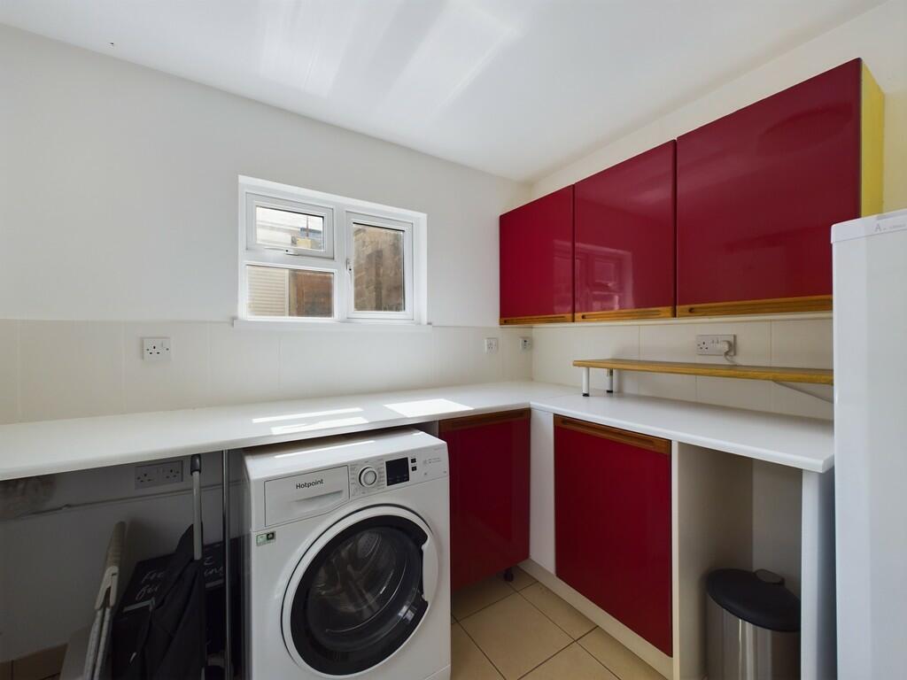 CAM03974G0-PR0024...