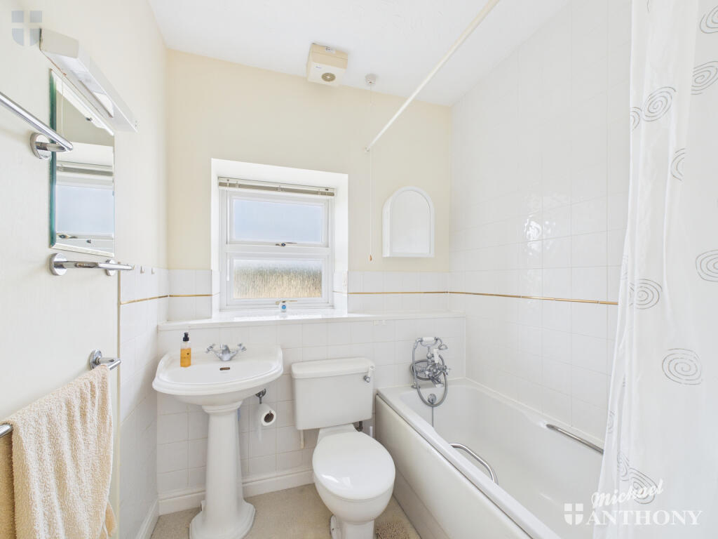 CAM03218G0-PR0739-STILL013