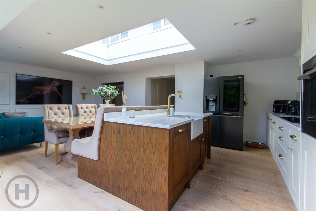 Kitchen (15).jpg