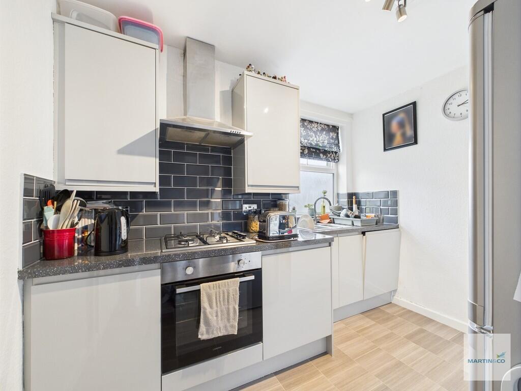 CAM03394G0-PR0332...