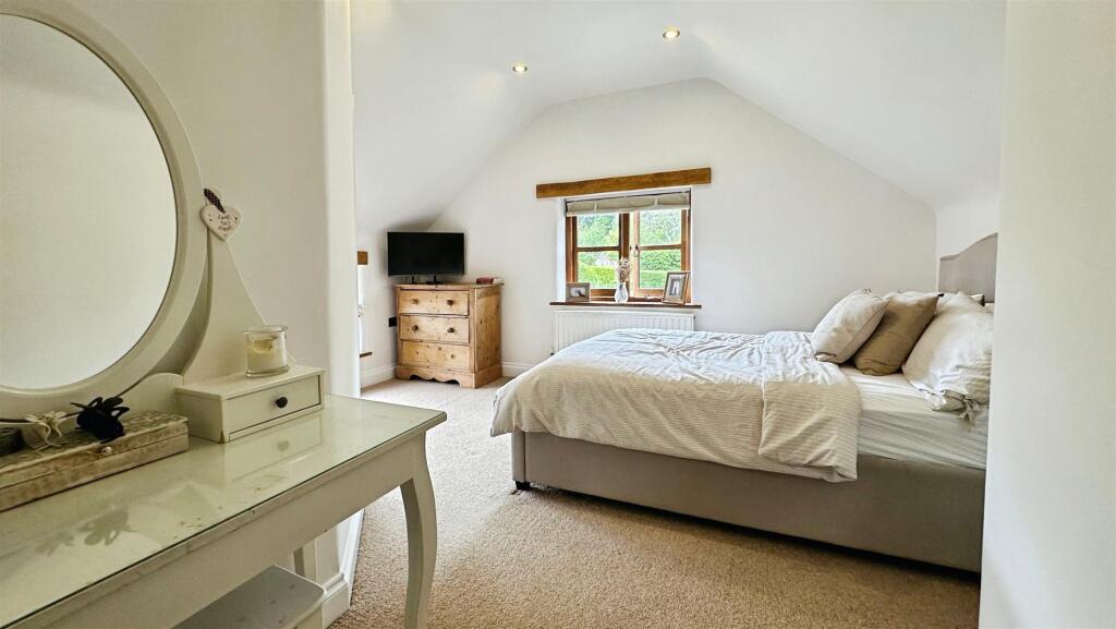 08a4da80--4EE0-BB32-B5A7AFA0B5DE-79569-00001946627