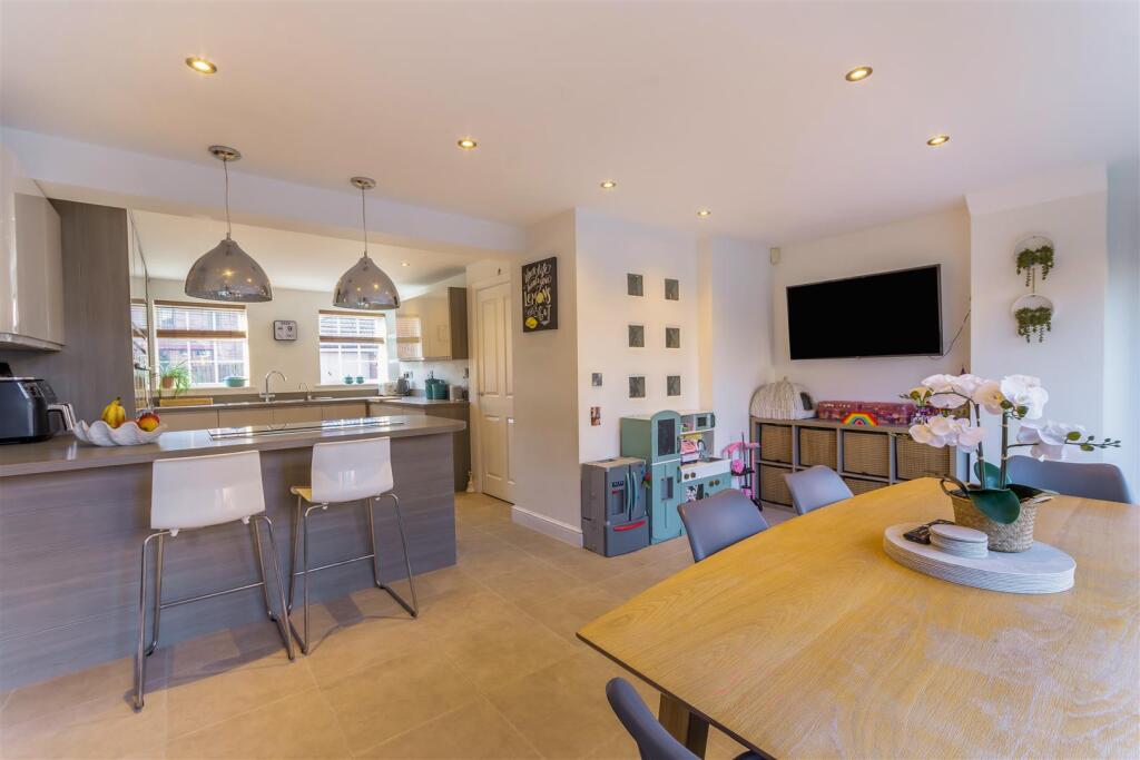 8632521-interior08.jpg