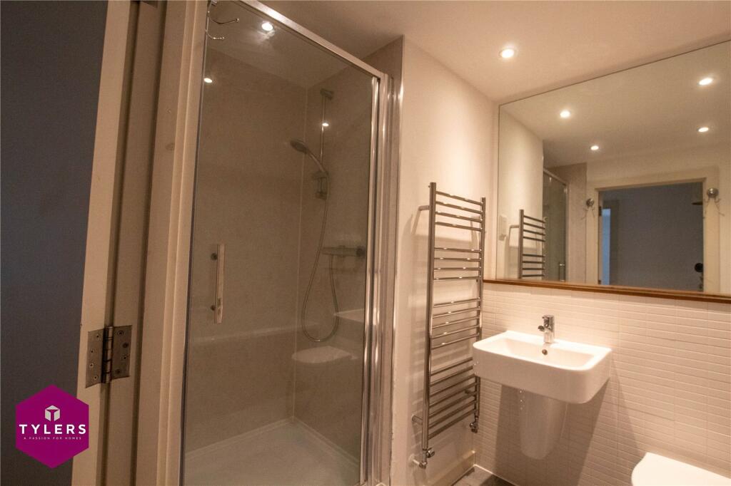 Bathroom/Shower