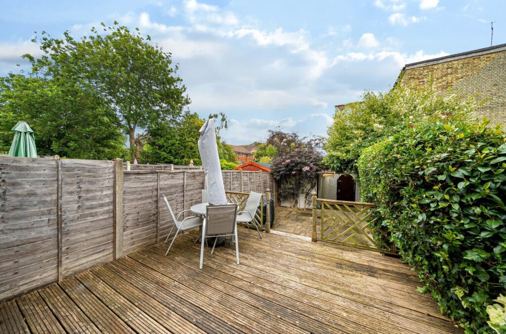 1298949-16-683589...