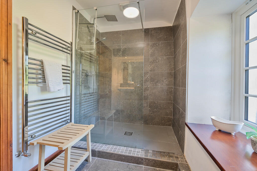 En-Suite Shower R...