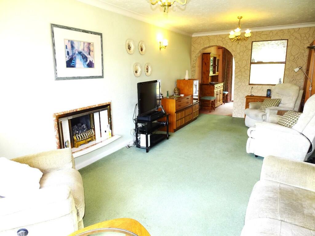 SPACIOUS LOUNGE