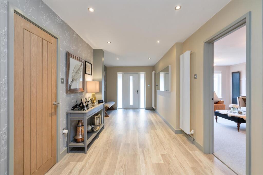 1 Hallcroft Way_32.jpg