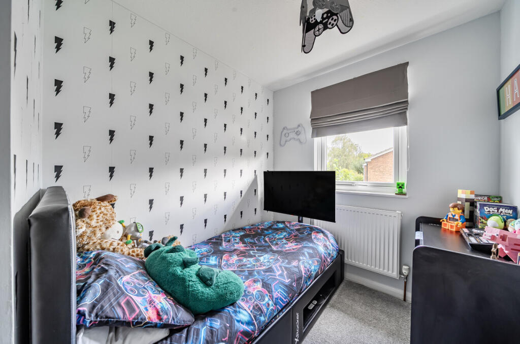 1353739-6-68c4230...