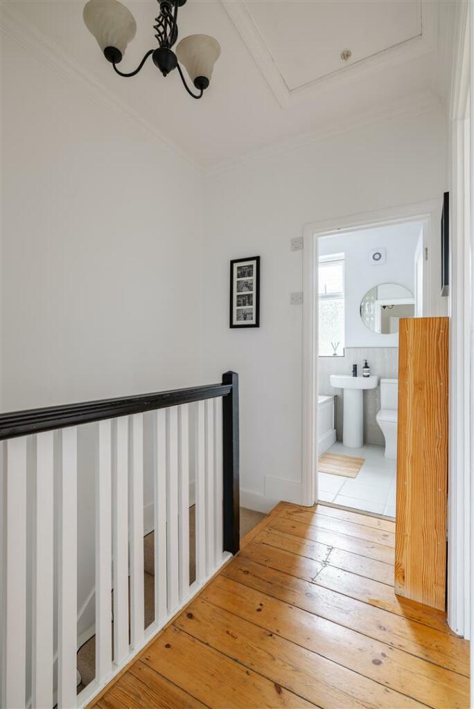 Thornwood Close, E18