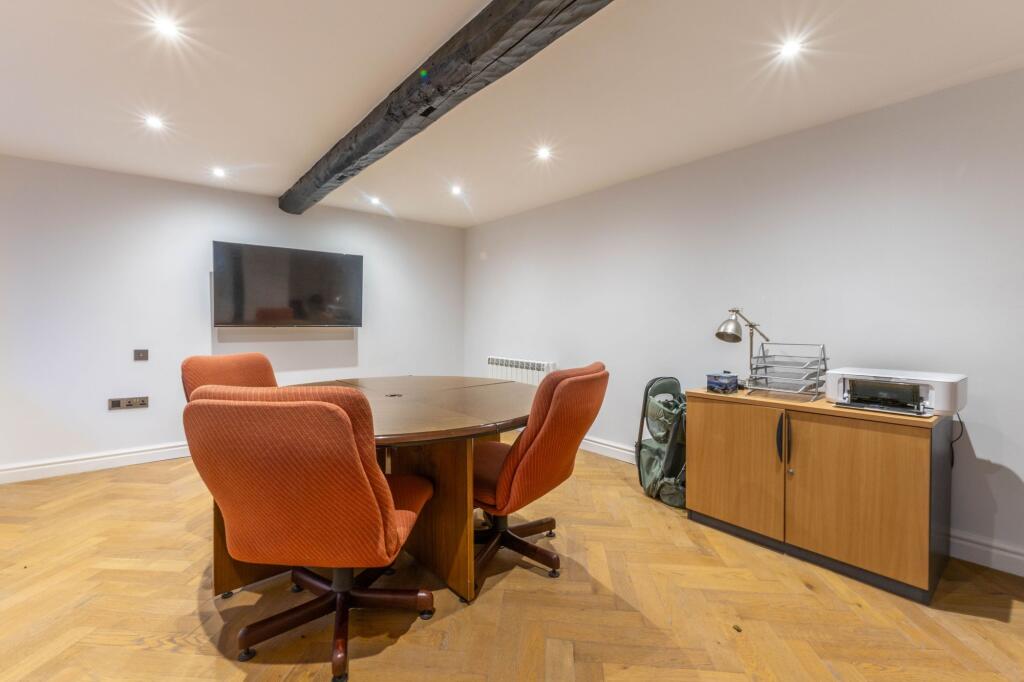 HOME OFFICE / LIVING ROOM