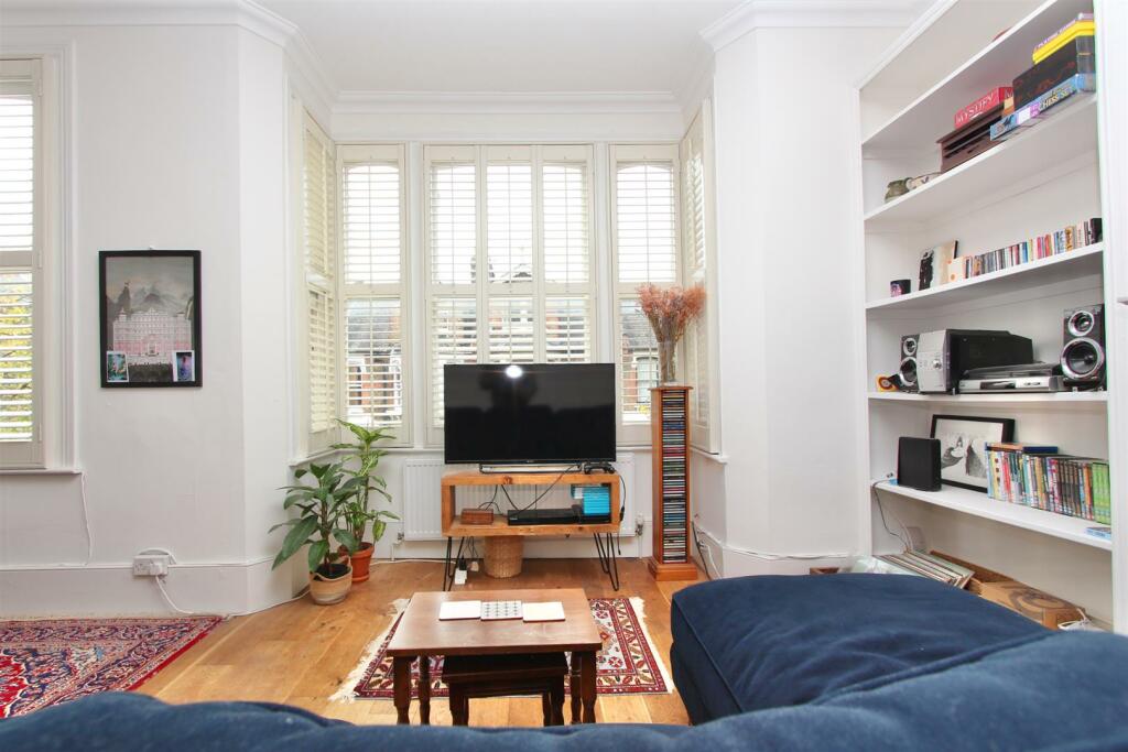 Cleveland Park Avenue, E17