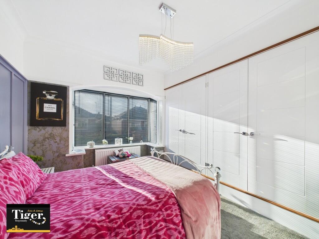 CAM02176G0-PR0514...