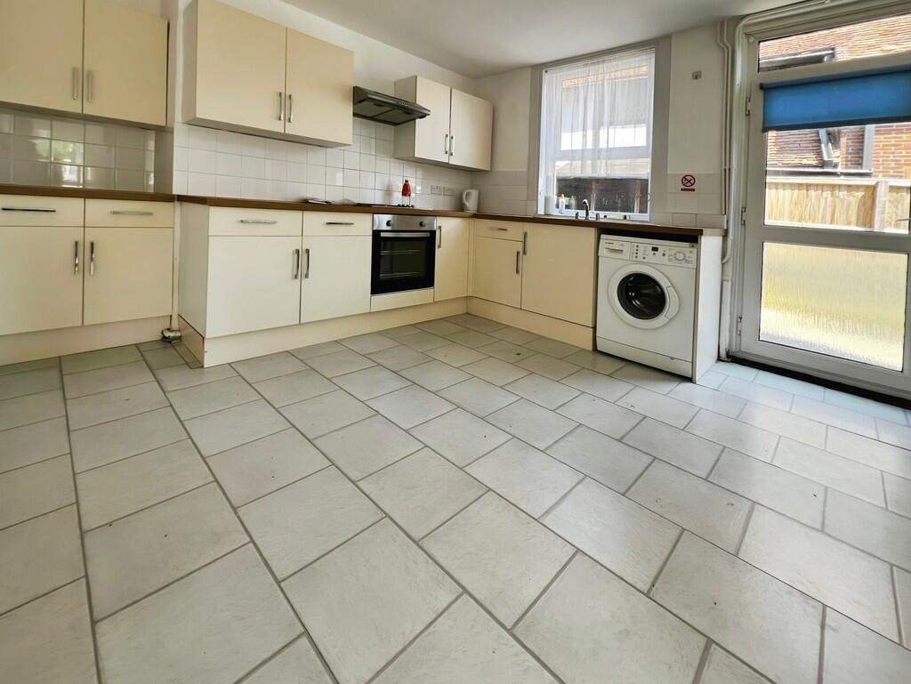 c39270a9-kitchen....