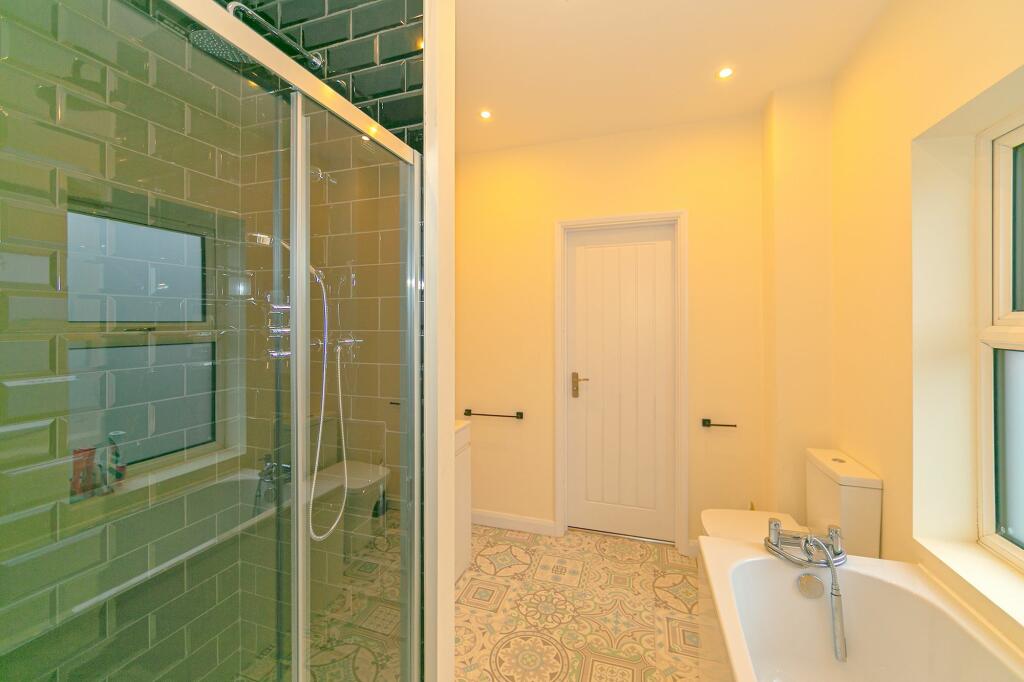 Jack &amp; Jill Bathroom