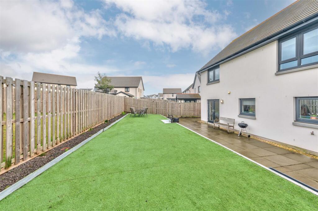 6 Grayburn Place Dundee-23.JPG