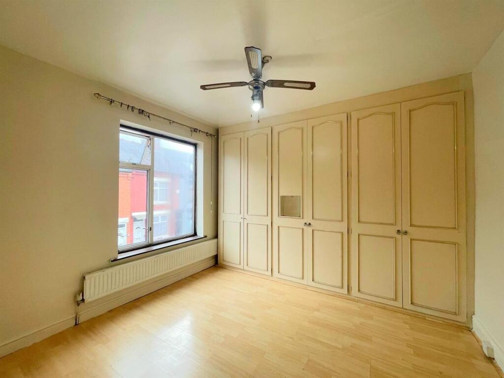 Bedroom 1.jpg
