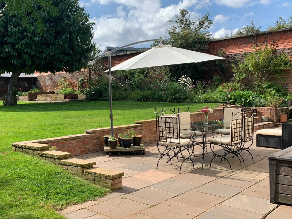 Terrace &amp; Garden