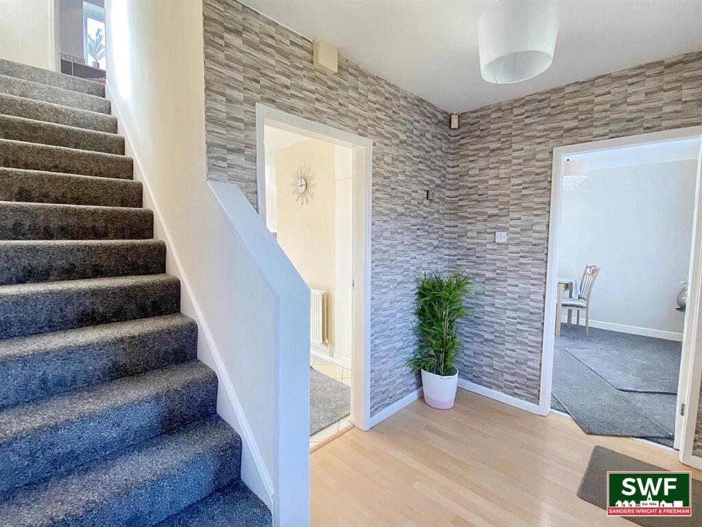 Hallway.jpg