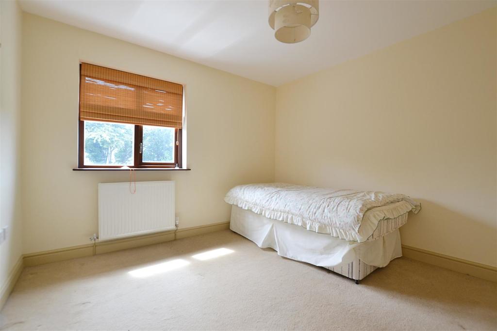 bed 4.JPG