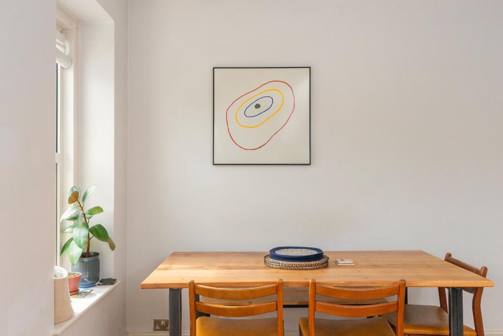 T4F0FHRKE - Lounge Diner B.jpg